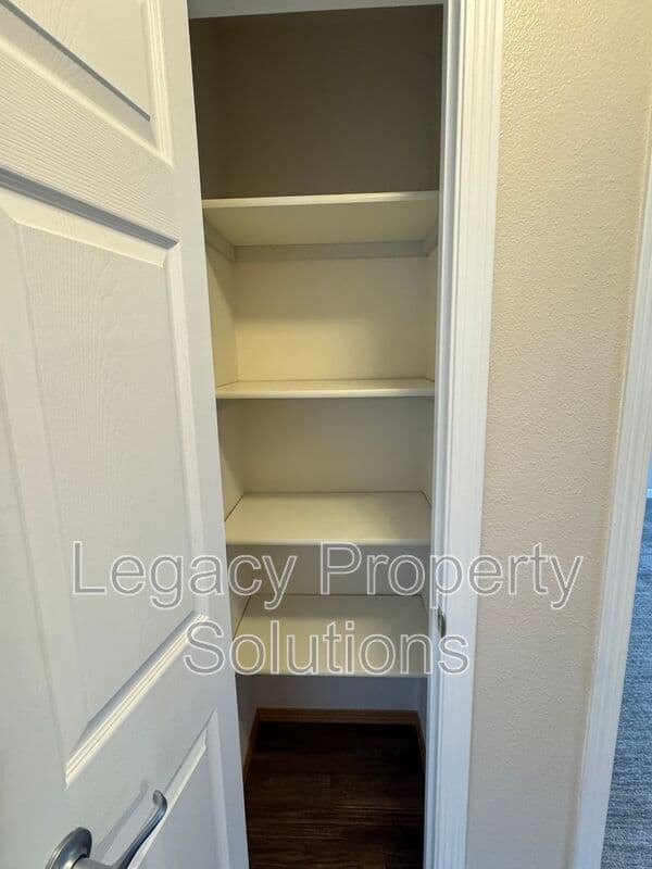 Mandan House: 3721 48th Street NW