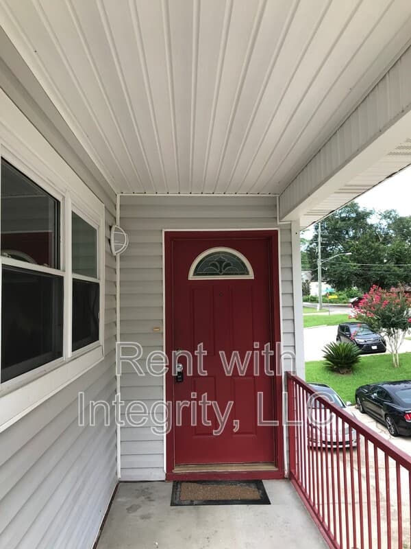 Tallahassee House: 1502-C Pullen Rd