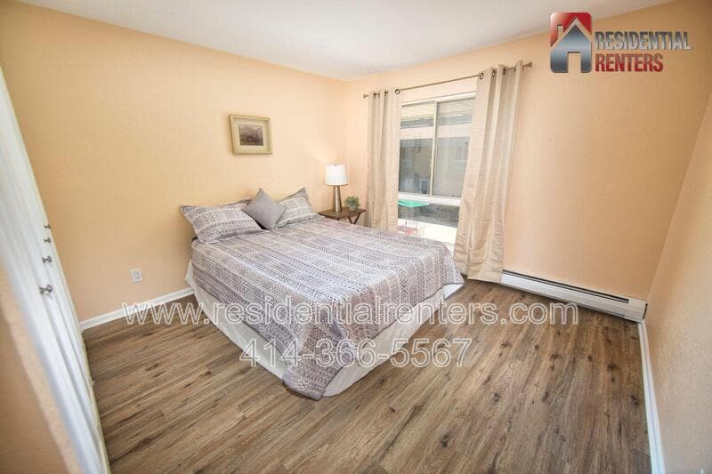 Brown Deer Condo: 4000 W Rivers Edge Circle