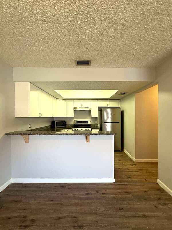 Brandon Condo: 3202 Bloomingdale Villas Court -3202