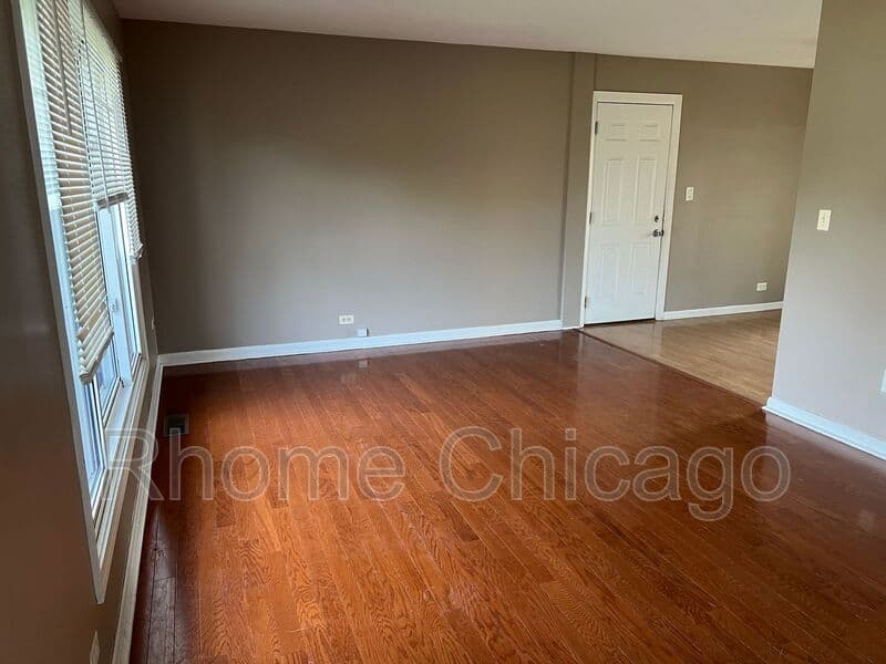 Carol Stream House: 564 Chippewa Trail