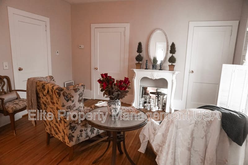 Lula Condo: 5904 Wall Street