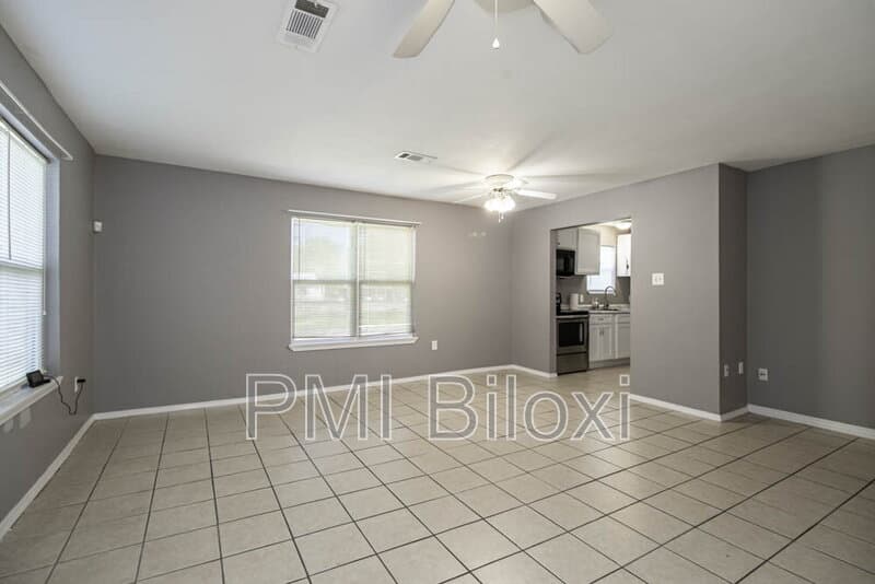 Biloxi House: 198 Keller Avenue