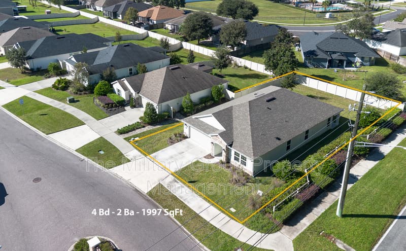 Jacksonville House: 6506 Sandler Lakes Drive