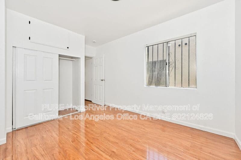 Los Angeles House: 1135 E 67Th St.