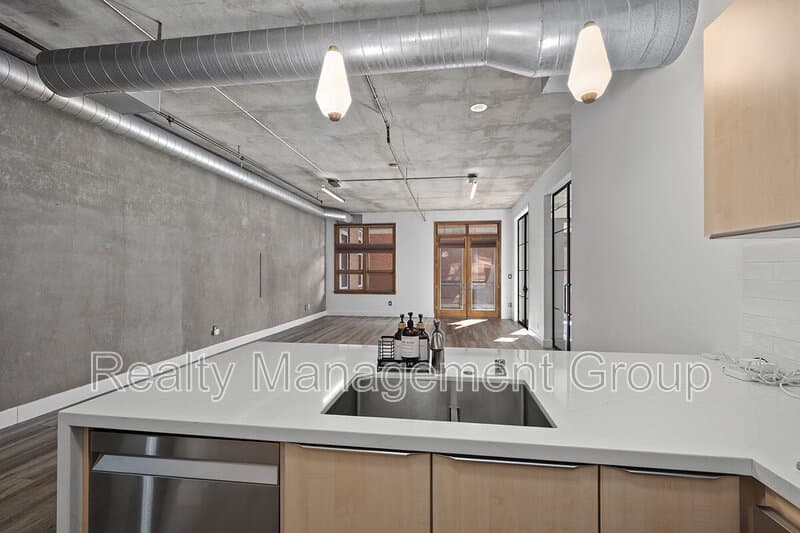 San Diego Condo: 877 Island Ave