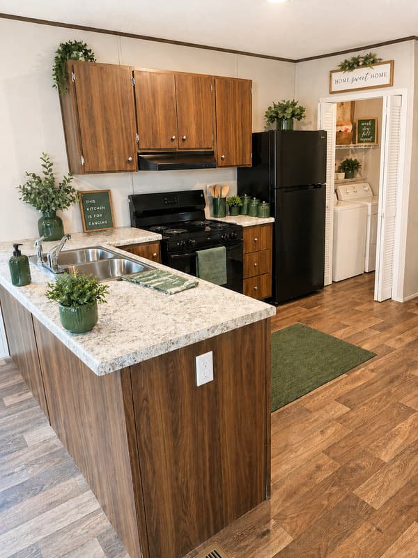 Lumberton House: 175 Congress Loop