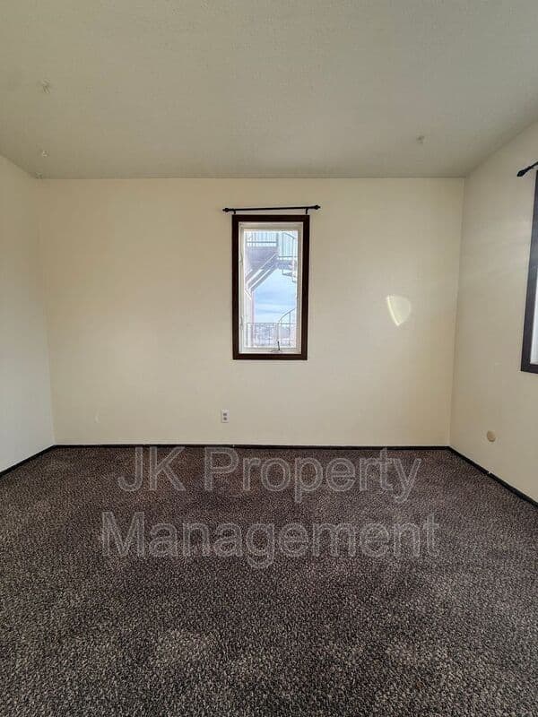 Great Falls Condo: 2300 14th Ave S