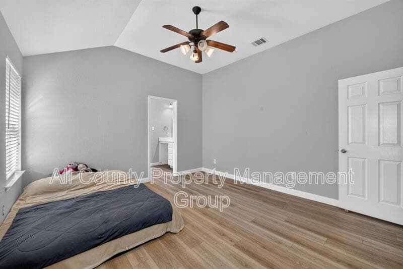 Fort Worth House: 8205 Mule Deer Run