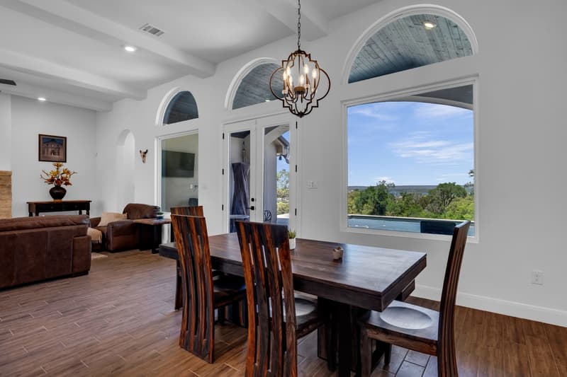 Horseshoe Bay House: 200 Mt Dew