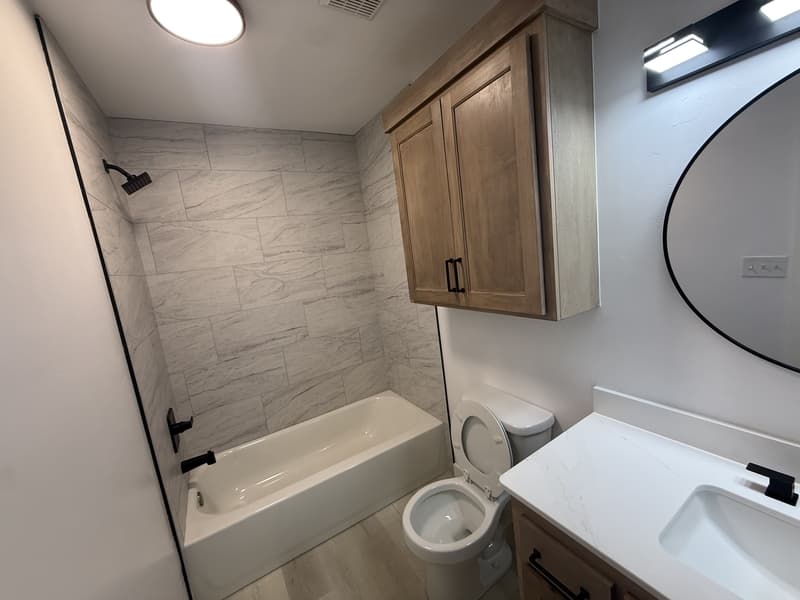Ada House: 800 West 6th