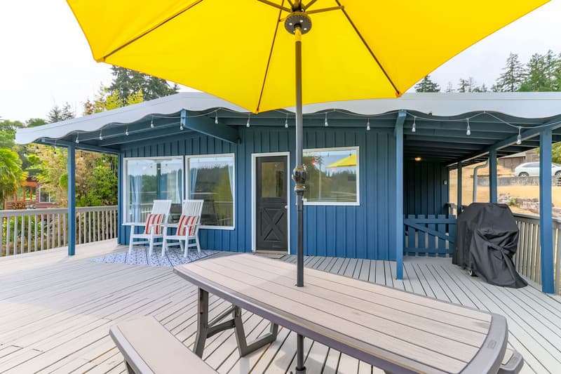 Anderson Island House: 11415 Larson Road