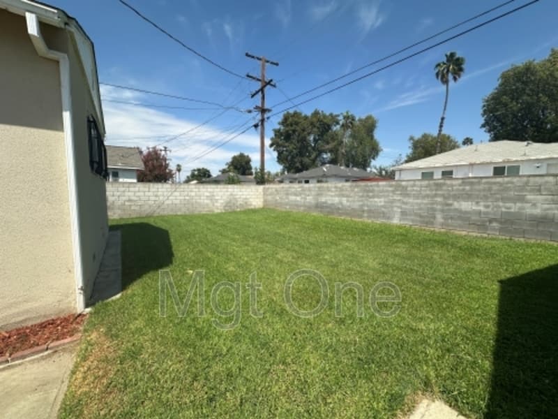 Riverside House: 4406 Kansas Ave.