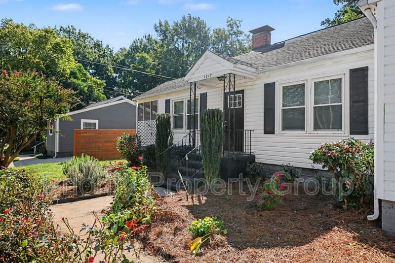 Charlotte House: 1317 Remount Road