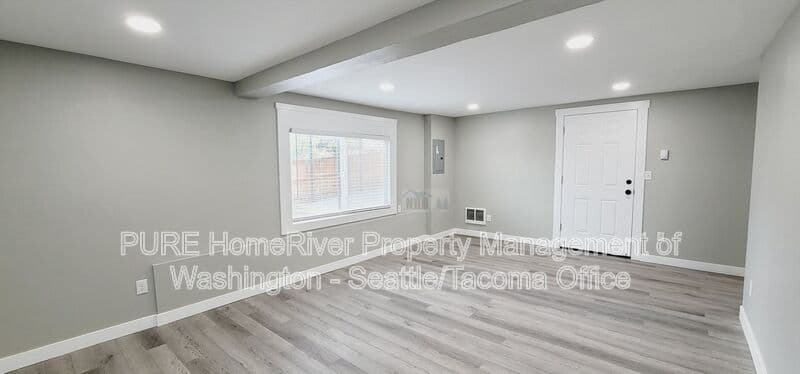 Tacoma Condo: 3216 E Roosevelt Ave