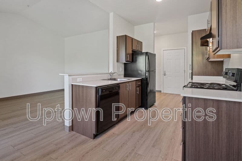 Fairview House: 2655 NE 205th Ave