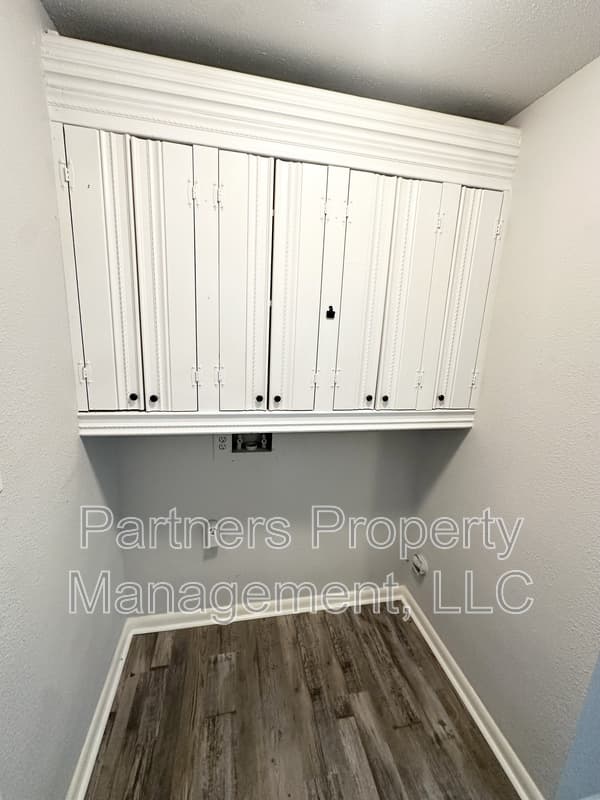 Springdale House: 2409 Cottonwood Place