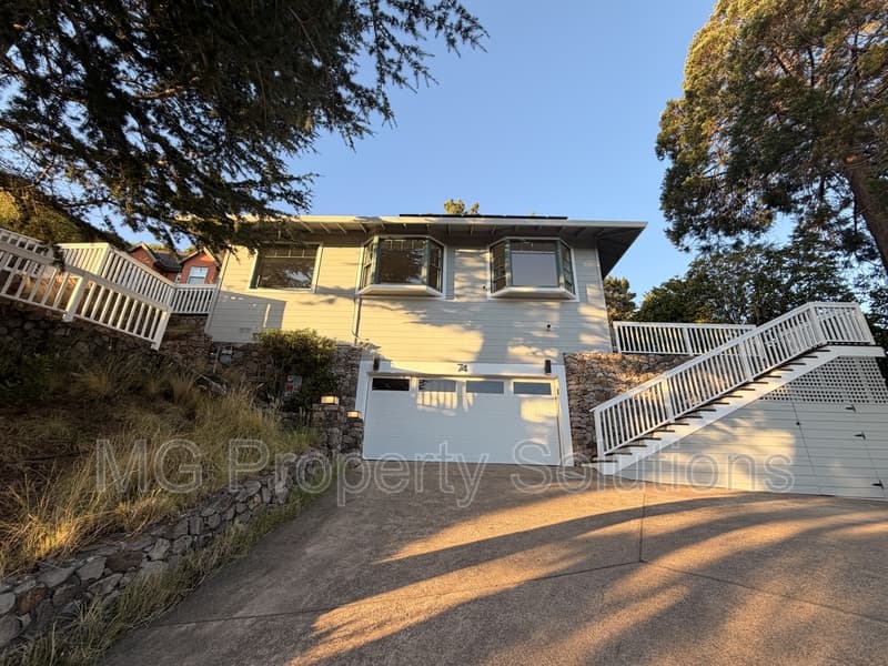 Mill Valley House: 74 Bay Vista Drive
