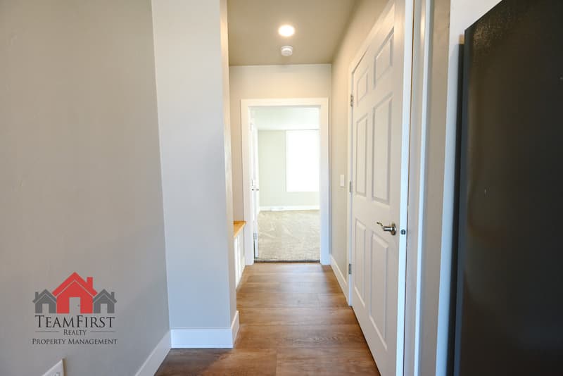 Black Creek Condo: 205 North Maple Street - 102