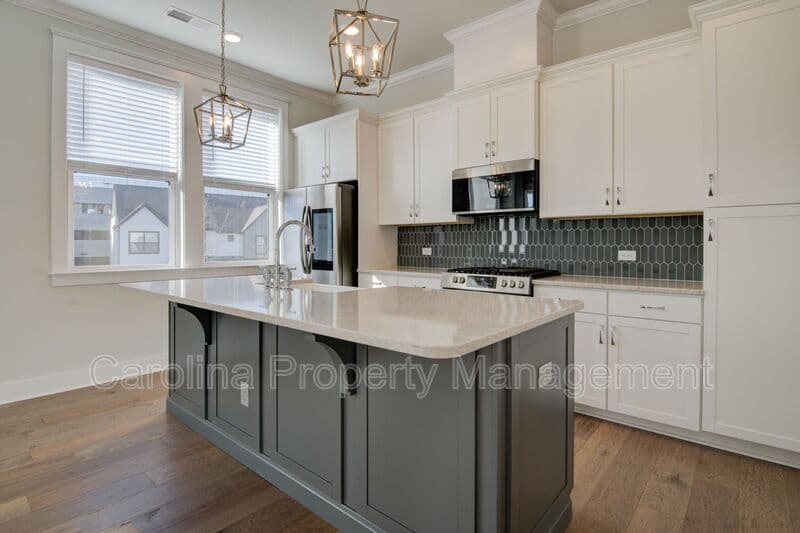 Charlotte House: 5939 Ardrey Kell Rd