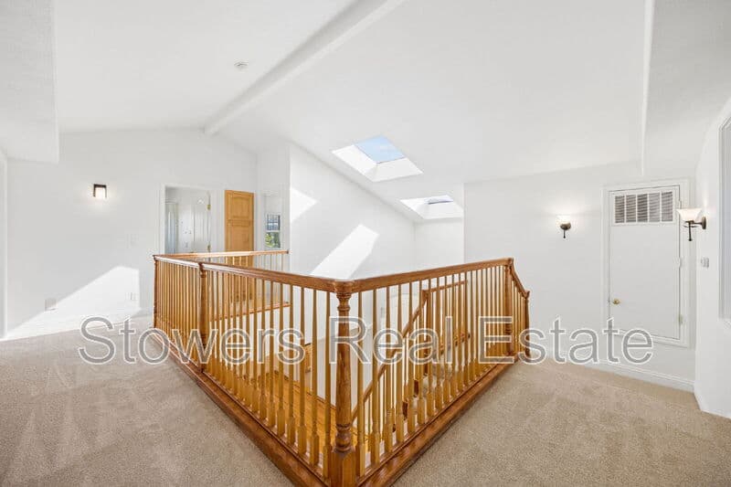 Pleasanton House: 941 Roselma Pl