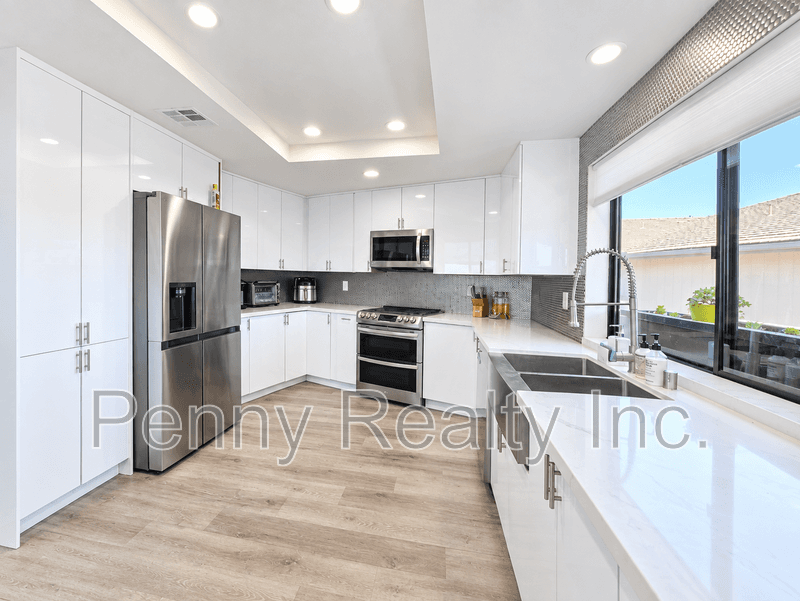 Escondido House: 9603 Indian Creek Way