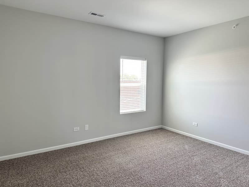 East Dundee Condo: 855 E Main St