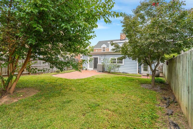 Fredericksburg House: 708 Kenmore Ave