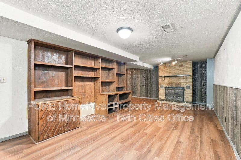 Brooklyn Park House: 7441 Major Ave N