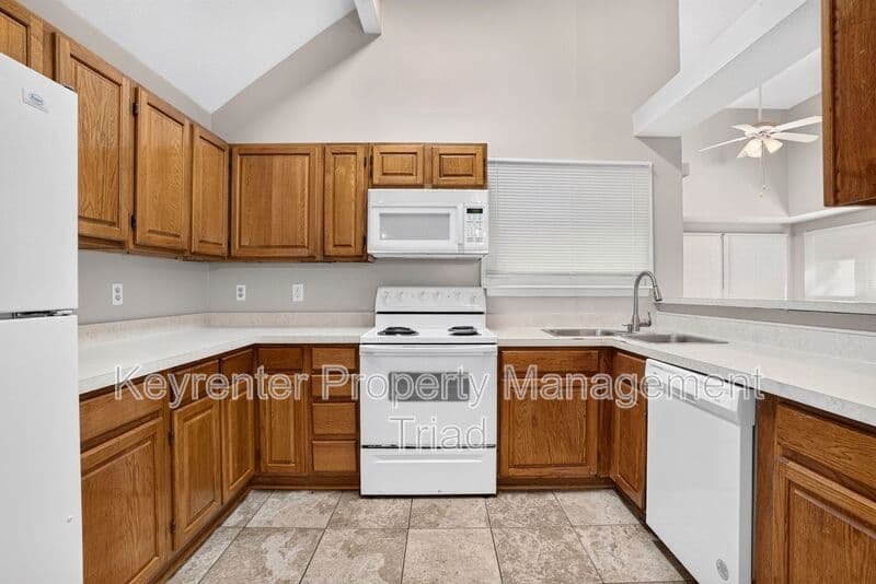 Greensboro House: 3607 McCuiston RD