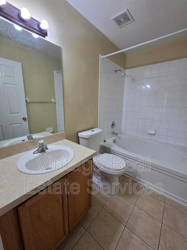Valrico House: 3342 Spy Tower Ct