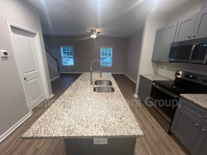 Madison Condo: Bostwick Hwy - 1563