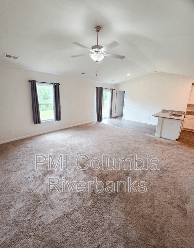Elgin House: 218 Sundew Rd