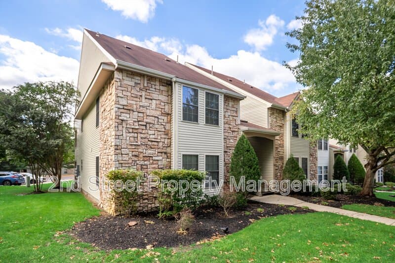 Cherry Hill Condo: 377 Tavistock - 1