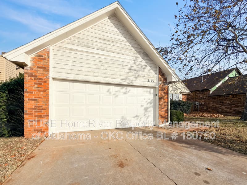 Moore House: 2113 NE 9th St