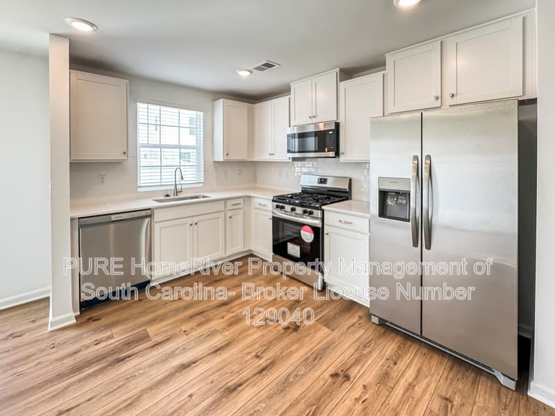Gilbert Townhome: 314 Livesey Ln