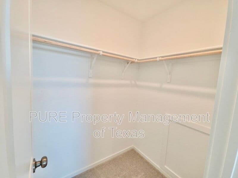 Hutto House: 233 Streaking Star Drive