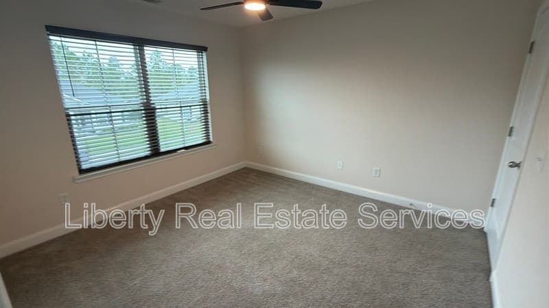 Hinesville House: 224 Whipple Ave