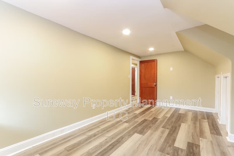 Hamilton Condo: 2009 East McGalliard Avenue