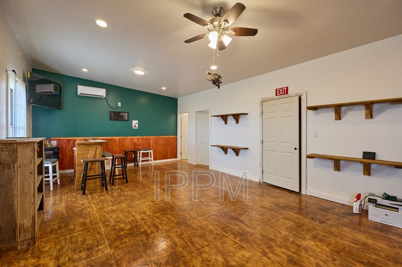 LYFORD House: 5672 IH 69E