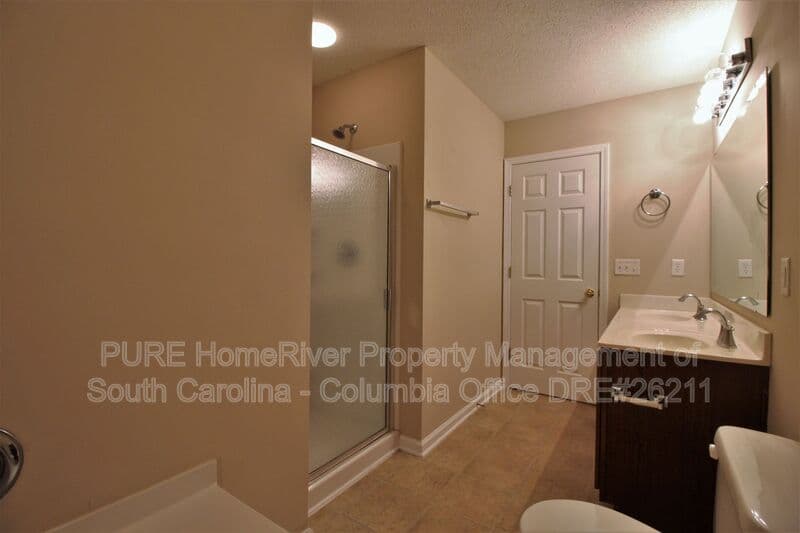 Columbia House: 581 Heron Glen Dr