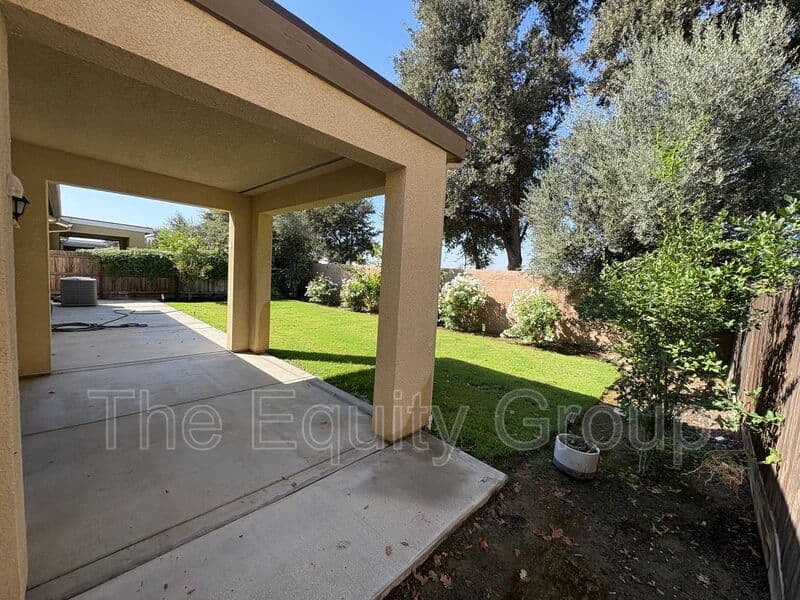 Visalia House: 4306 West Lark Ave