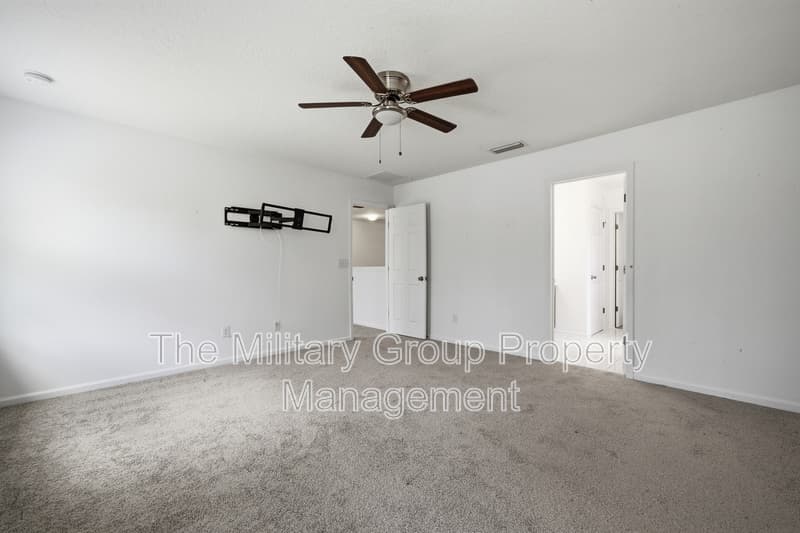 Orange Park House: 391 Hepburn Rd