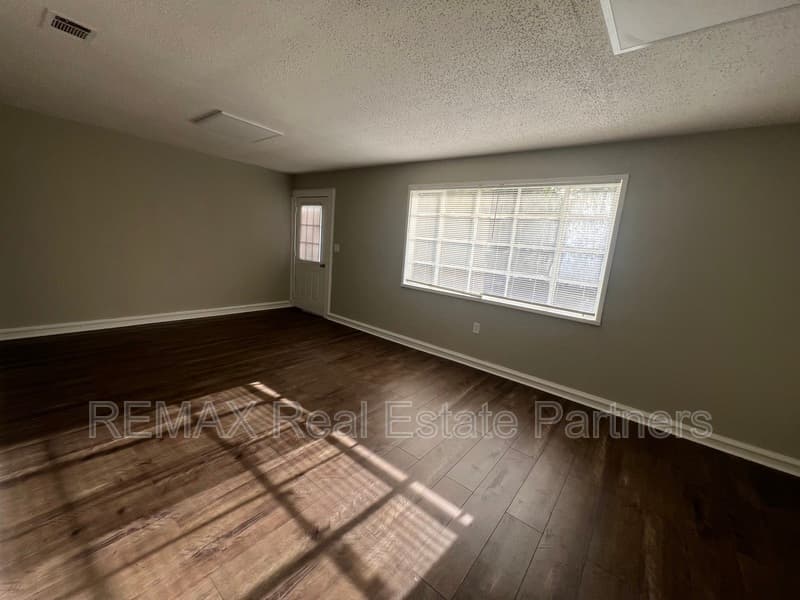 Petal House: 201 Rosewood Dr