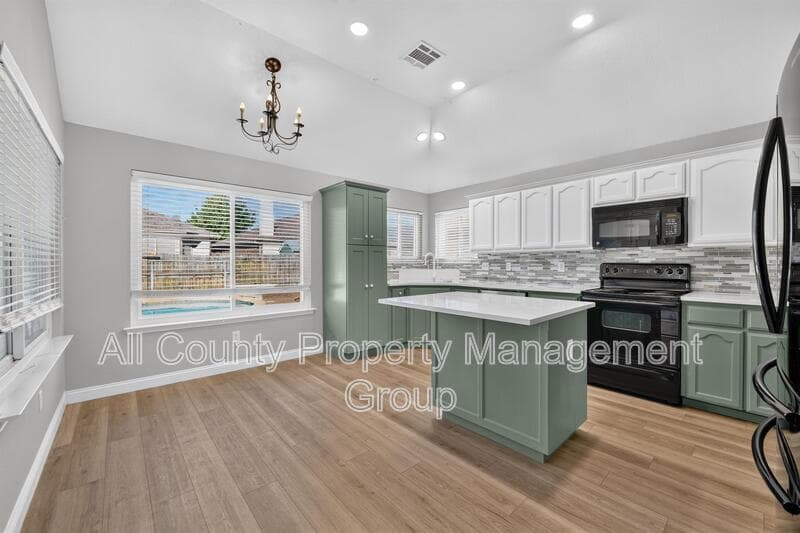 Fort Worth House: 8205 Mule Deer Run