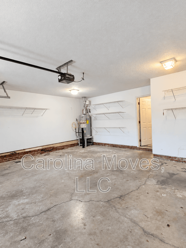 Taylors House: 302 Shellbark Drive