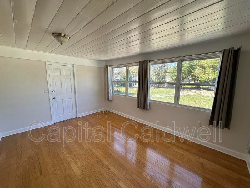 Clearwater House: 18 N Meteor Ave