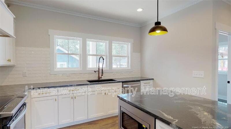 Southern Pines House: 408 Sheldon Road