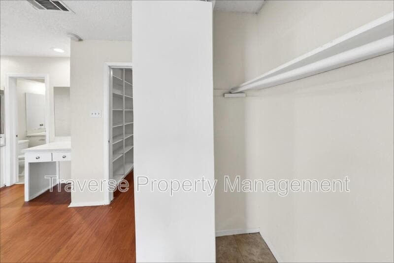 Arlington House: 1008 Bland Dr