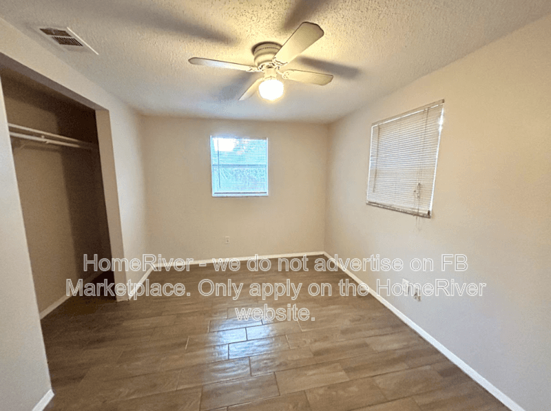 Tampa Condo: 1207 E 108th Ave